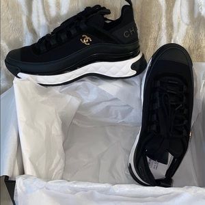 ❌SOLD❌ BRANDNEW IN BOX CHANEL RUNNERS